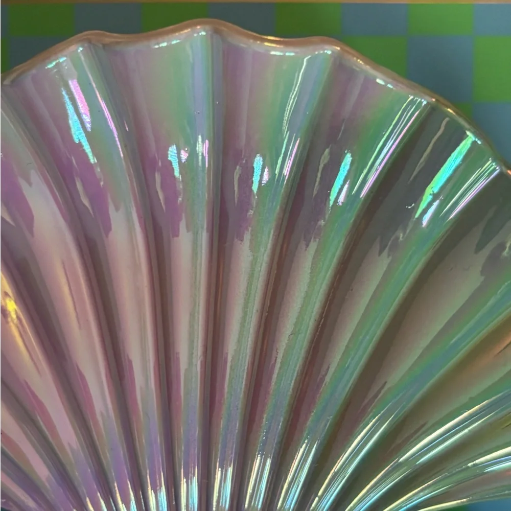 NWT Piper K Pearly iridescent Shell Hair Clips Set of 3
